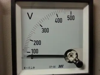instrument for measuring voltage is the voltmeter