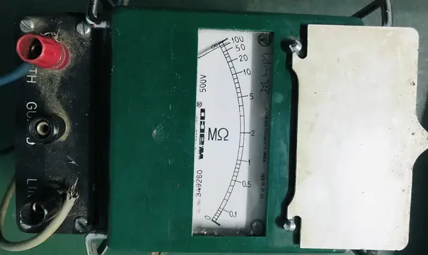 Photo showing Hand-Cranked Manual Megger