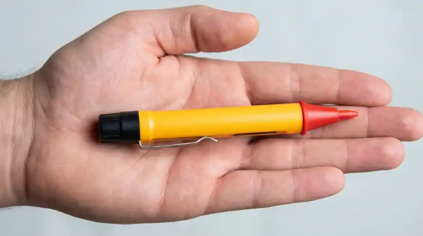 Sperry VD6509 non contact voltage tester Size Comparison in Hand